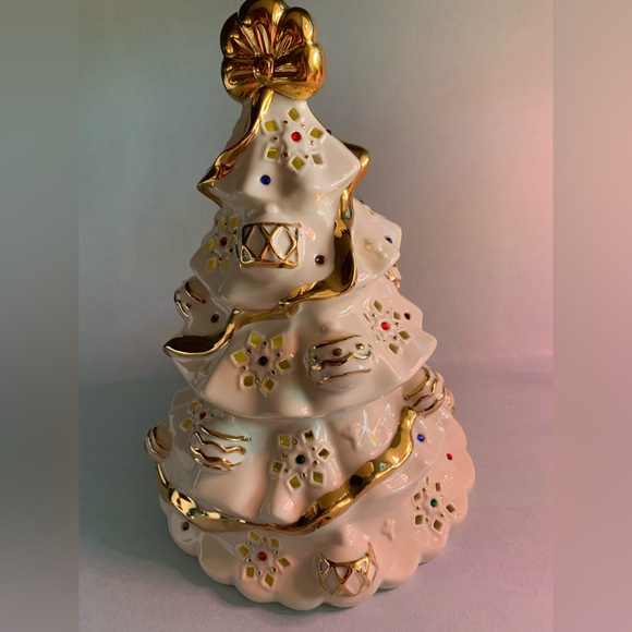 Porcelain Christmas tree with lights - Picture 4 of 5